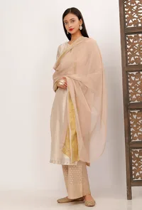 Set of 3: Cream Banarsi Chanderi Kurta With Beige Chiffon Dupatta and Beige Foil Printed Pallazo image 4