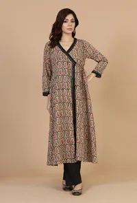 Set of 3: Baagh Hand Block Print Angrakha Kurta, Solid Black Pants & Lace Cotton Dupatta image 3