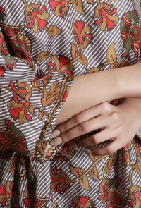 Beige Kalamkari Printed High-Low Top image 6