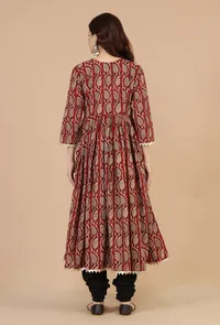 Set of 2: Hand Block Baagh Print Flared Kurta with Lace Detailing & Black Chooridar Cotton Pant image 3