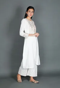 White Cotton Kurta With Beige Floral Kantha Work image 2