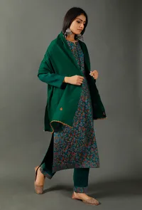 Green 120-Count Pure Wool Thread Embroiderd Shawl image 1