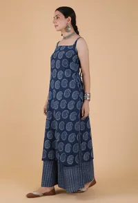 Adira Indigo Paisley Printed Straight Kurta image 3