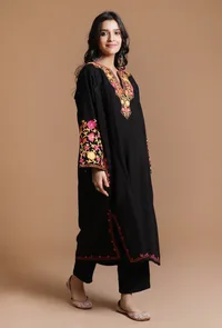 Noir Aari Embroidered Kashmiri Phiran-Free Size image 2