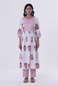 Set Of 2: White Cotton Block Printed With Red Motif Kurta & Pant image 3