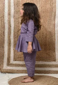 Set Of 2: Mauve Mul Mul Kurta With Pants image 3