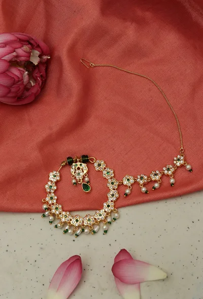 Zamrud Pearl Chandbali Nath