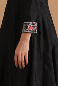 Set Of 2: Aarna Solid Kurta Set With Allover Kalamkari Chooridar image 5