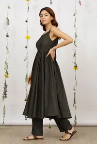 Set of 2: Dark Olive Sleeveless Cotton Khadi Kurta with Dark Olive Straight Pants image 3