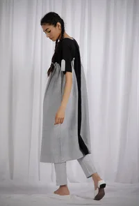 Set Of 2: Black Cotton Cotton Kurta With Cotton Black Striped Straight Pants image 4