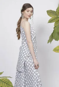 Powder Blue Criss Cross Hand-Block Printed Straight Fit Cotton Slip image 3