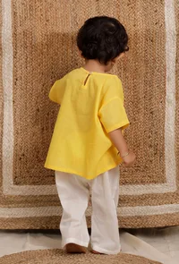 Set Of 2: Yellow Short Mul Mul Kurta With Off-white Pant image 3