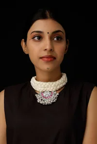 Irvin White Kundan Tribal Necklace image 1