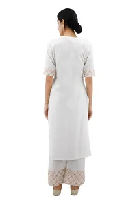 White Cotton Kurta With Mustard Kantha Embroidery image 4
