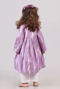 Set of 2: Lilac Ikat Gathered Kurta with Pants image 4
