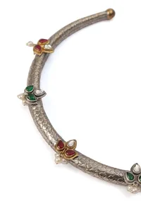 Red and Green Ornate Hasli image 3