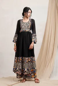 Black Cotton Kurta With Kalamkari Border image 2