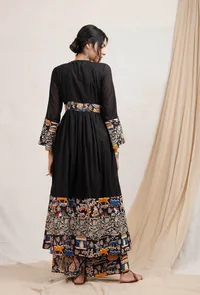 Black Cotton Kurta With Kalamkari Border image 4