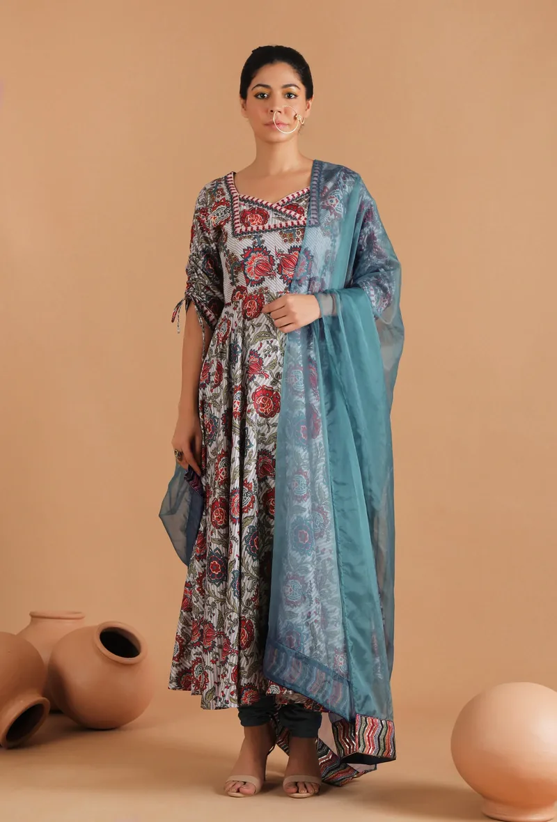 Set Of 3: Ekaja Allover Kalamkari Kurta Dress With Chooridar & Sheer Organza Dupatta