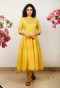 Set of 2: Yellow Cotton Kurta with Yellow Solid straight Cotton Pants image 1