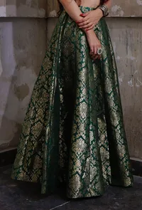 Green Kalidar Banarasi Jacquard Skirt With Tassels image 2