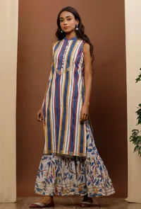 White Striped Cotton Straight Kurta With Gotta Detail image 2