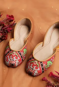 Green & Red Silk Patola Print Juttie image 1