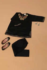 Onyx Black Pure Woollen Phiran set image 4