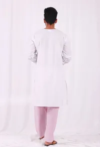 Set of 2: White Cotton kurta with Pink Striped Pajama image 4