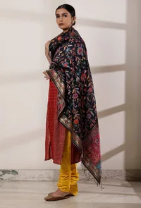 Set of 3: Maroon Zari Woven Straight Kurta and Churidar with Black Kani Dupatta image 2