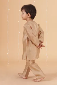 Set Of 2: Golden Chanderi Kurta & Pajama image 2