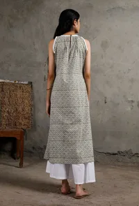 Green And White Block Printed Cotton Kurta image 4