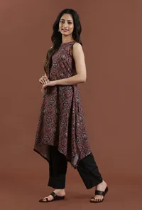 Deep Maroon Patola Printed Tussar Silk Asymmetric Kurta image 3