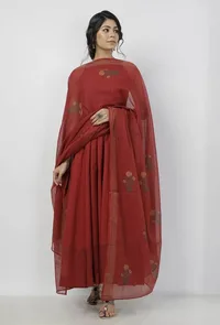 Set of 2: Gerua Plain Maroon Cotton Halter Neck Flared Dress with Kota Border and Floral Block Printed Kota Dupatta image 3