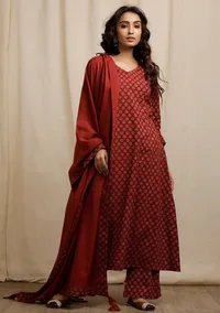 Red Cotton Plain Dupatta with Ajrakh Print tassels image 2