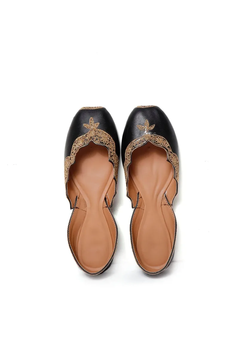 Black cutwork gold embroidered jutti