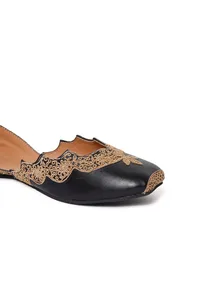 Black cutwork gold embroidered jutti image 6