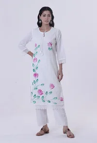 Set Of 2: White Cotton Chikankari Laces Kurta With Pant image 1