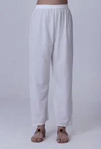 Set Of 2: White Cotton Chikankari Laces Kurta With Pant image 4