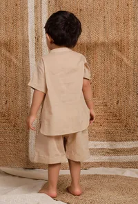 Set Of 2: Beige Mul Mul Short Kurta With  Short image 3