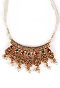 Kanmani Temple Heritage Kemp Necklace Set with Pearls image 3