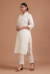 Set Of 2: Off White Cotton Embroidered Kurta & Pant Set image 2