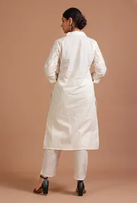 Set Of 2: Off White Cotton Embroidered Kurta & Pant Set image 3