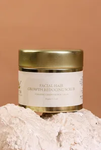 Facial Hair Growth Reducing Scrub image 4
