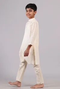 Set Of 2: White Cotton Kurta Pyjama Set image 3