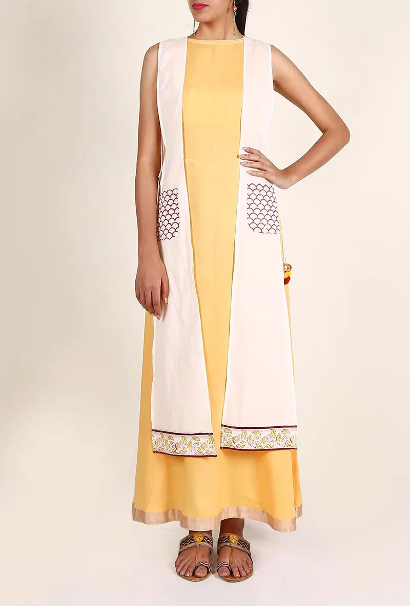 White Cotton Pocket Tie Up Overlay With Block Printed Pocket Set