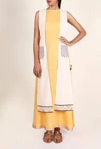 White Cotton Pocket Tie Up Overlay With Block Printed Pocket Set image 1