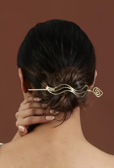 Fluid Harmony Gold Brass Juda pin