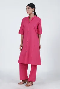 Set Of 2: Pink Cotton Kurta & Pant Set image 2