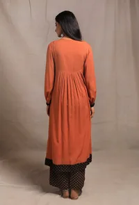 Set of 2: Orange Rust Front Patched Embellished Kurta Dress with Black Hand Block Printed palazzo Pants image 3